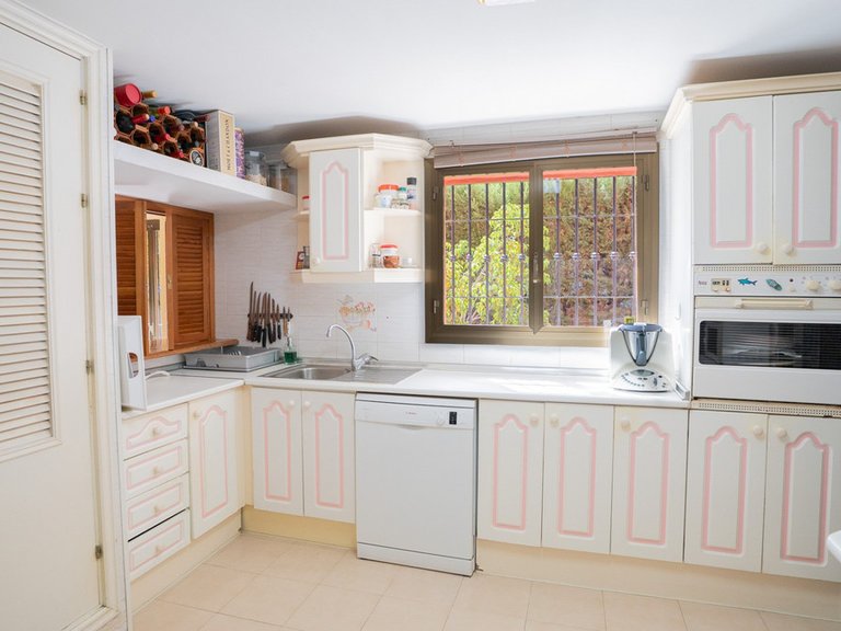 Villa for Sale in Marbella, Malaga 5