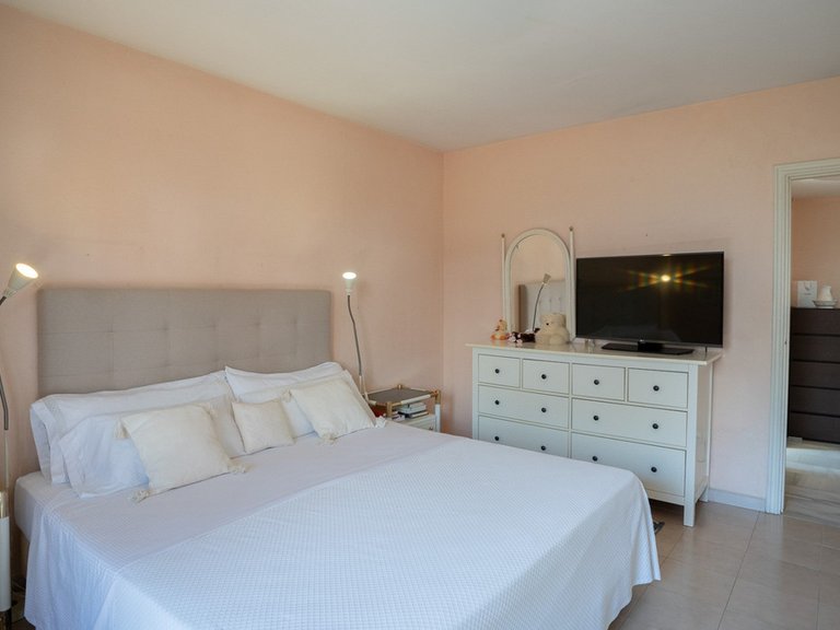 Villa for Sale in Marbella, Malaga 8