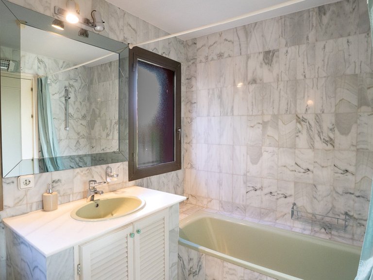 Villa for Sale in Marbella, Malaga 9