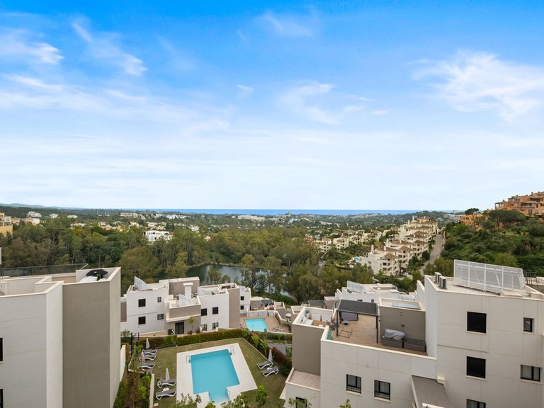 Apartment for Sale in Nueva Andalucía, Malaga 18