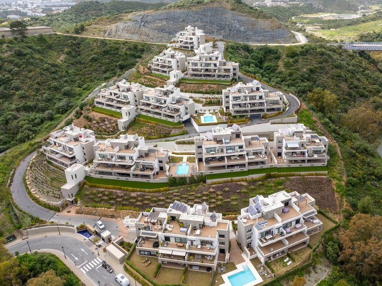 Apartment for Sale in Nueva Andalucía, Malaga 2