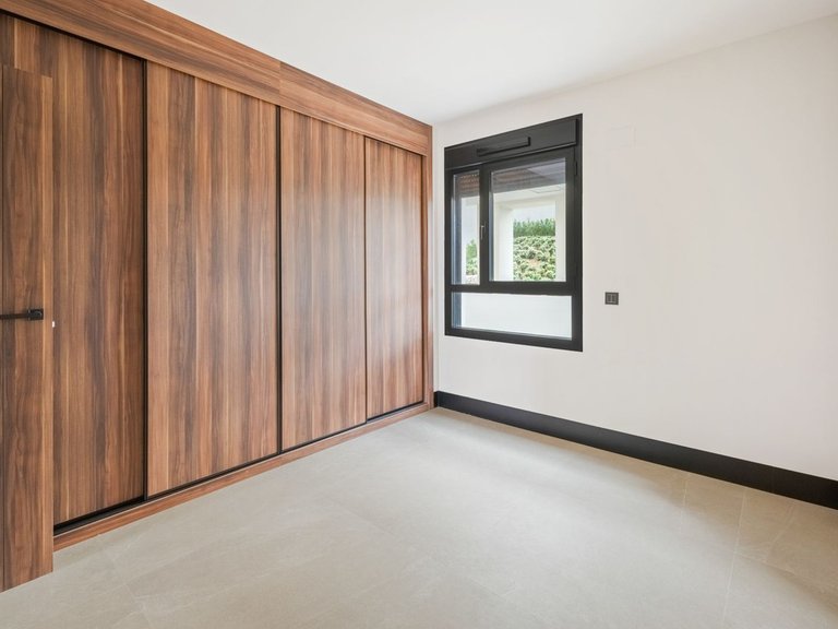 Apartment for Sale in Nueva Andalucía, Malaga 21