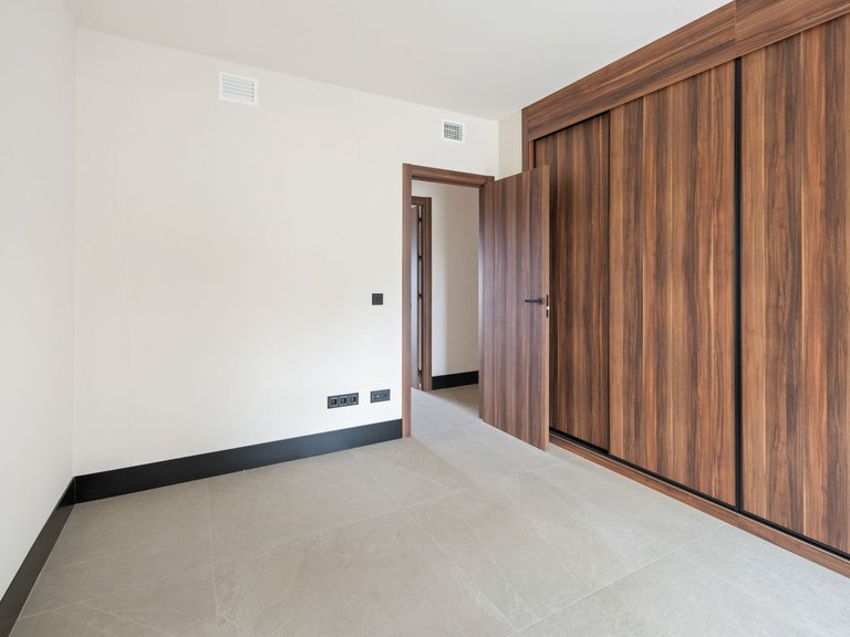 Apartment for Sale in Nueva Andalucía, Malaga 22