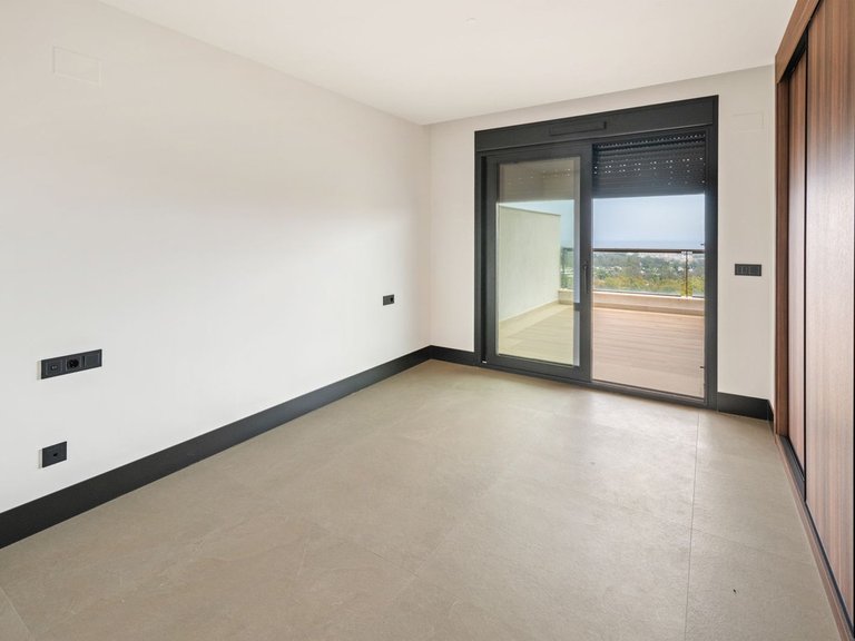 Apartment for Sale in Nueva Andalucía, Malaga 8