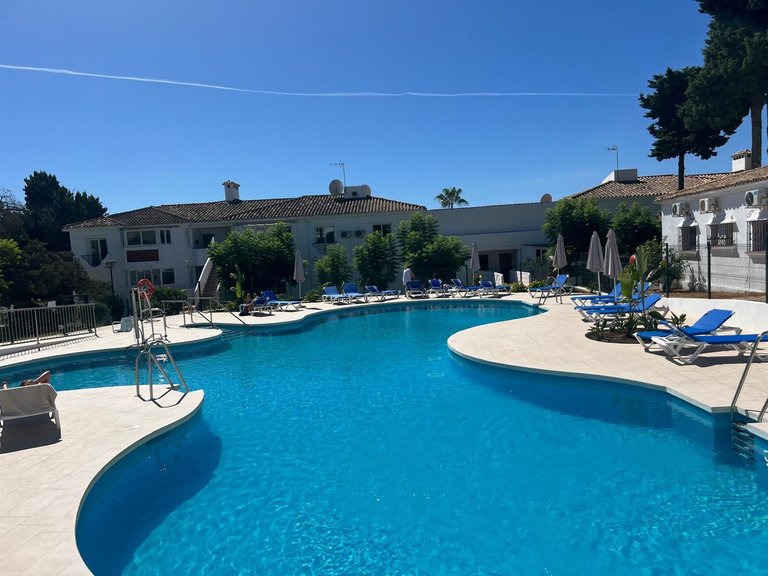 Apartment for Sale in El Paraiso, Malaga 1
