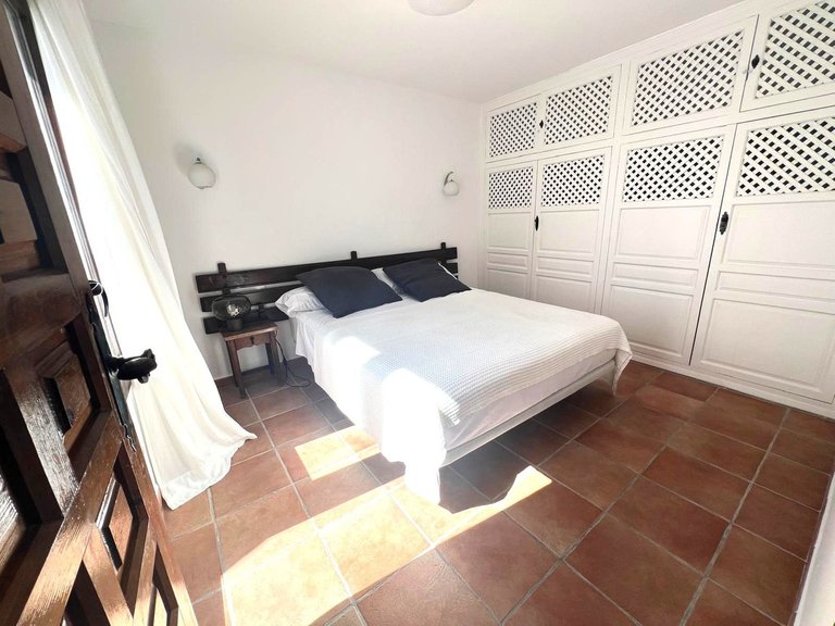 Apartment for Sale in El Paraiso, Malaga 10