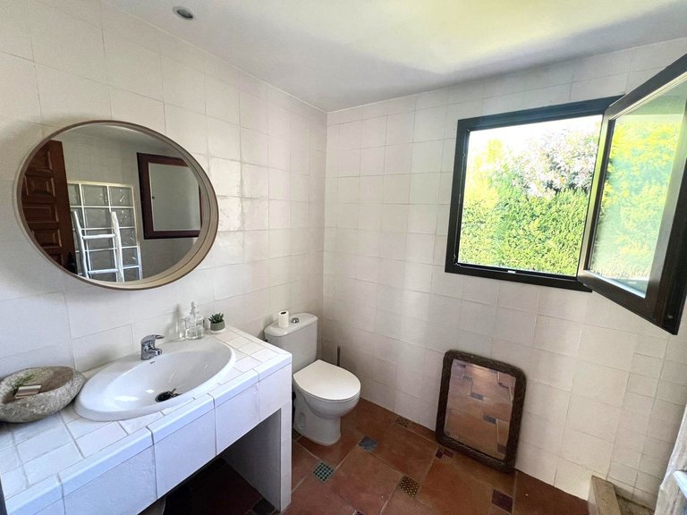 Apartment for Sale in El Paraiso, Malaga 11