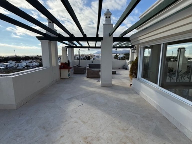 Apartment for Sale in Nueva Andalucía, Malaga 14