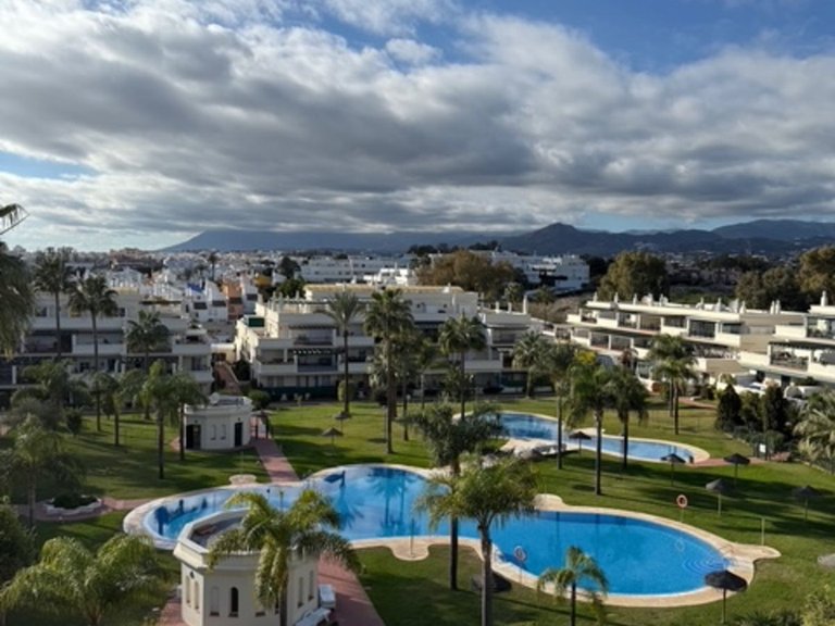 Apartment for Sale in Nueva Andalucía, Malaga 15