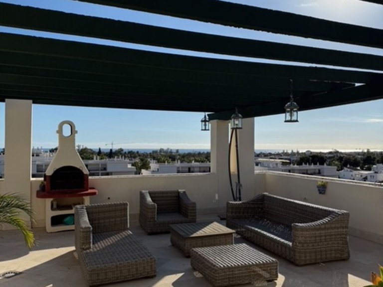 Apartment for Sale in Nueva Andalucía, Malaga 17