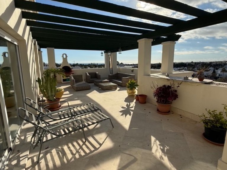 Apartment for Sale in Nueva Andalucía, Malaga 2