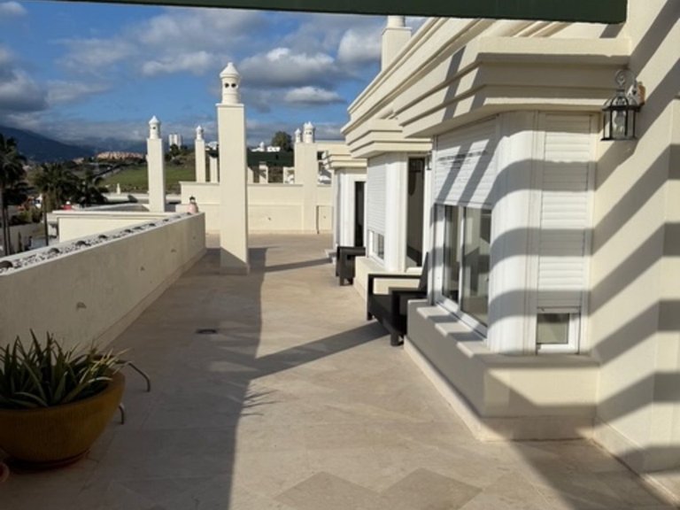 Apartment for Sale in Nueva Andalucía, Malaga 4