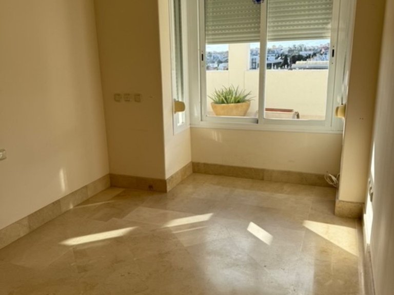 Apartment for Sale in Nueva Andalucía, Malaga 7