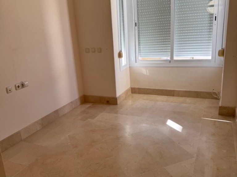 Apartment for Sale in Nueva Andalucía, Malaga 9