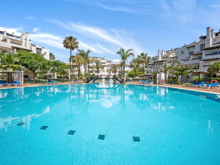 Apartment for Sale in San Pedro De Alcántara, Malaga 1