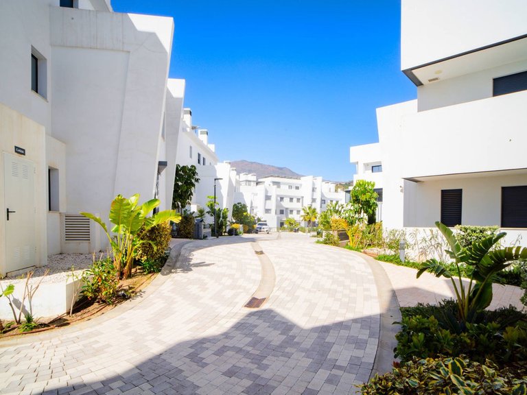 Apartment for Sale in Estepona, Malaga 38