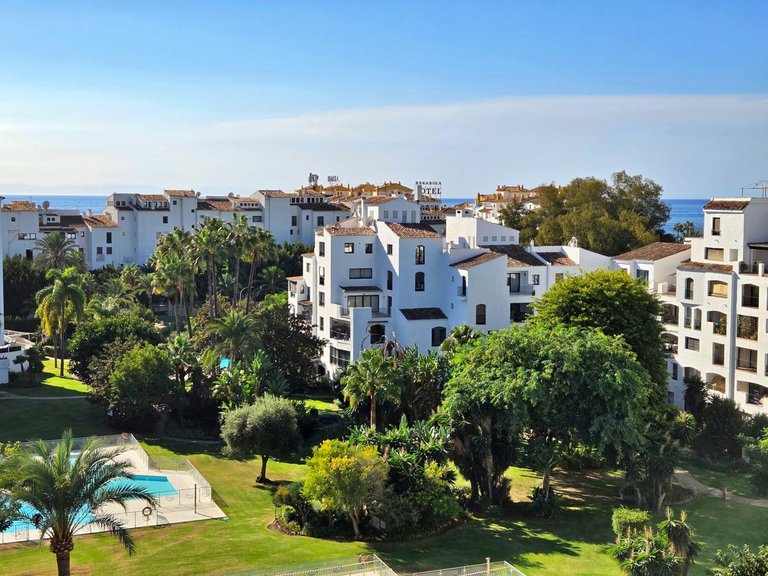 Apartment for Sale in Puerto Banús, Malaga 1
