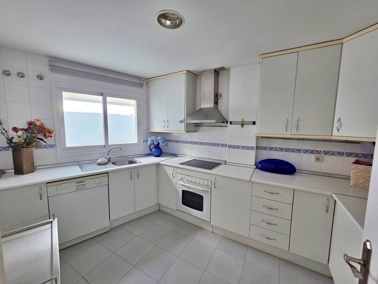 Apartment for Sale in Puerto Banús, Malaga 12