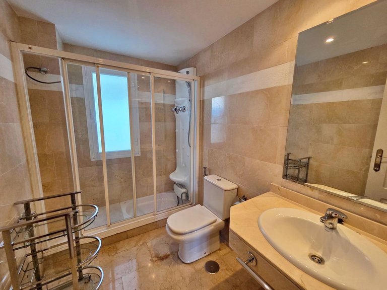 Apartment for Sale in Puerto Banús, Malaga 15