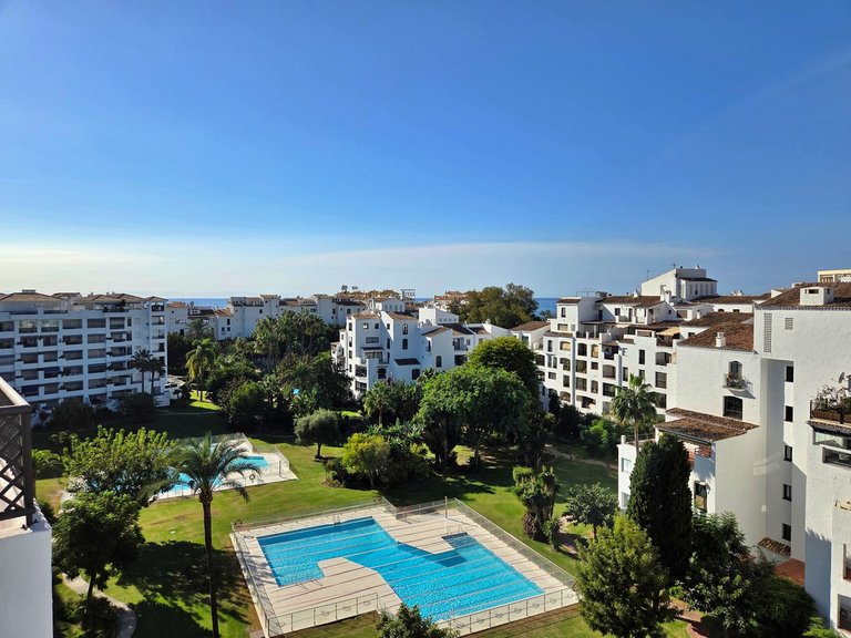 Apartment for Sale in Puerto Banús, Malaga 18