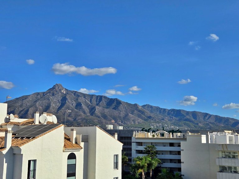 Apartment for Sale in Puerto Banús, Malaga 2