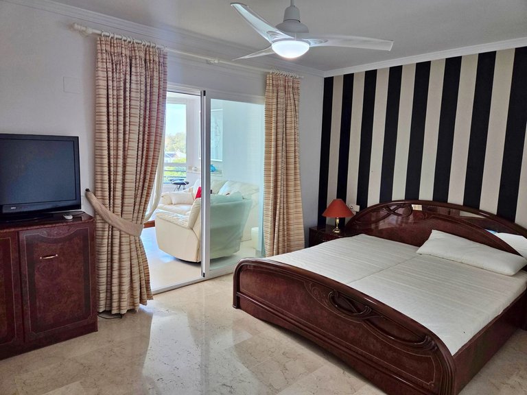 Apartment for Sale in Puerto Banús, Malaga 8