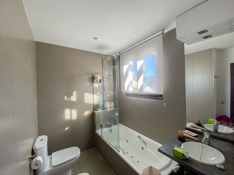 Villa for Sale in Estepona, Malaga 14