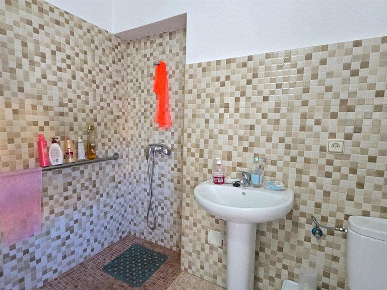Villa for Sale in Arroyo De La Miel, Malaga 31