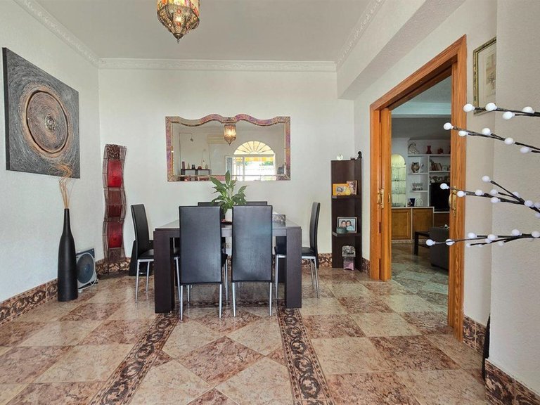 Villa for Sale in Arroyo De La Miel, Malaga 36