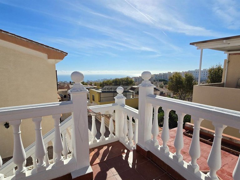 Villa for Sale in Arroyo De La Miel, Malaga 37
