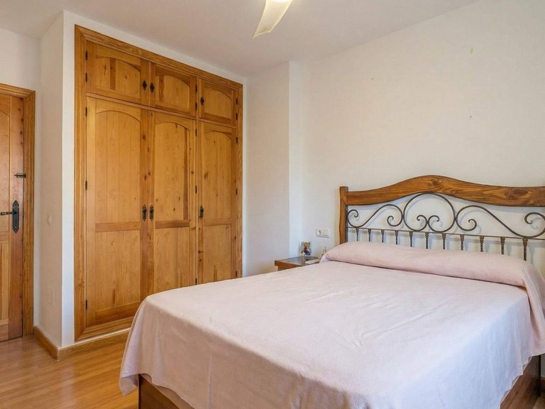 Apartment for Sale in Las Lagunas, Malaga 6