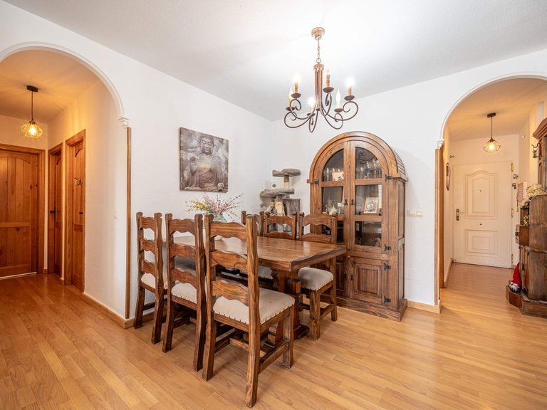 Apartment for Sale in Las Lagunas, Malaga 9