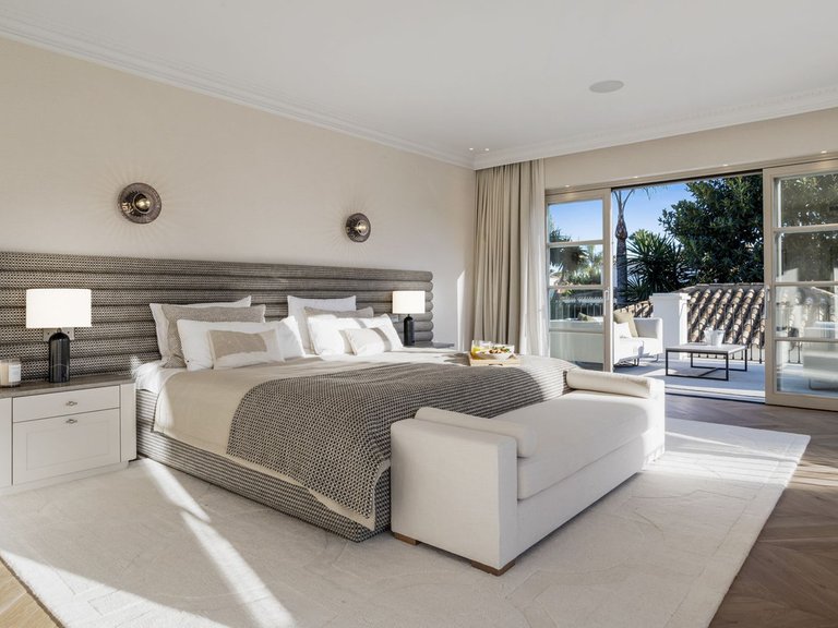 Villa for Sale in Nueva Andalucía, Malaga 19