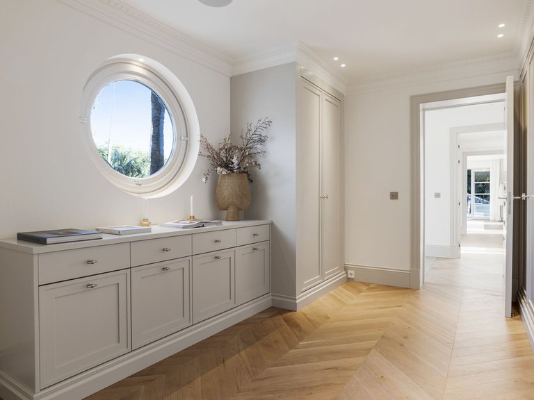 Villa for Sale in Nueva Andalucía, Malaga 28
