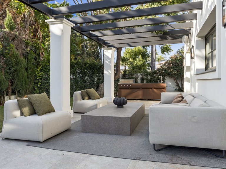 Villa for Sale in Nueva Andalucía, Malaga 36