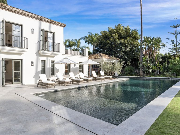 Villa for Sale in Nueva Andalucía, Malaga 42