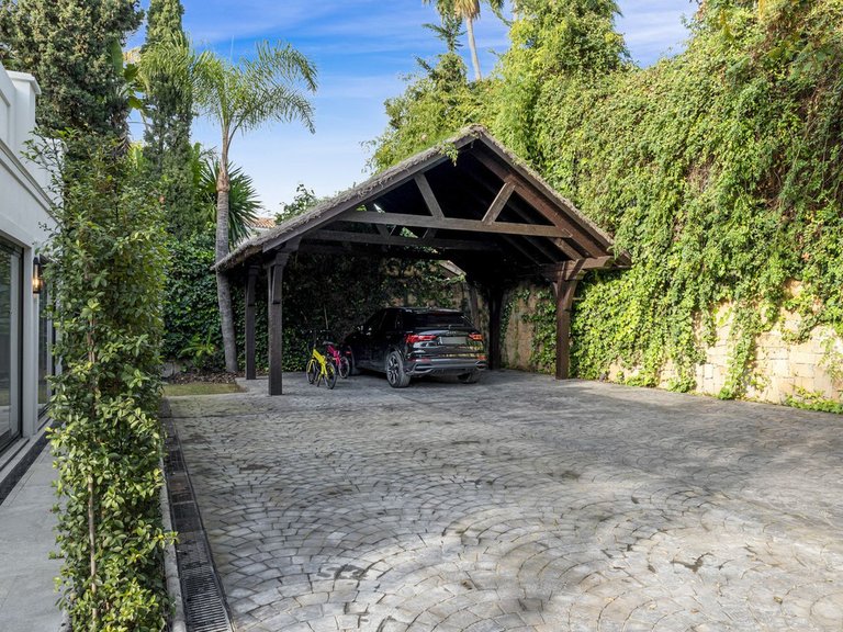 Villa for Sale in Nueva Andalucía, Malaga 50