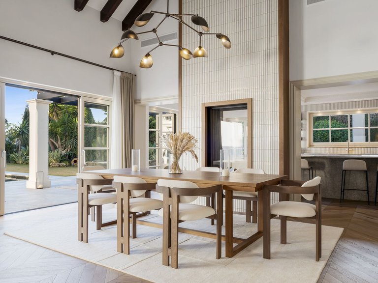 Villa for Sale in Nueva Andalucía, Malaga 9