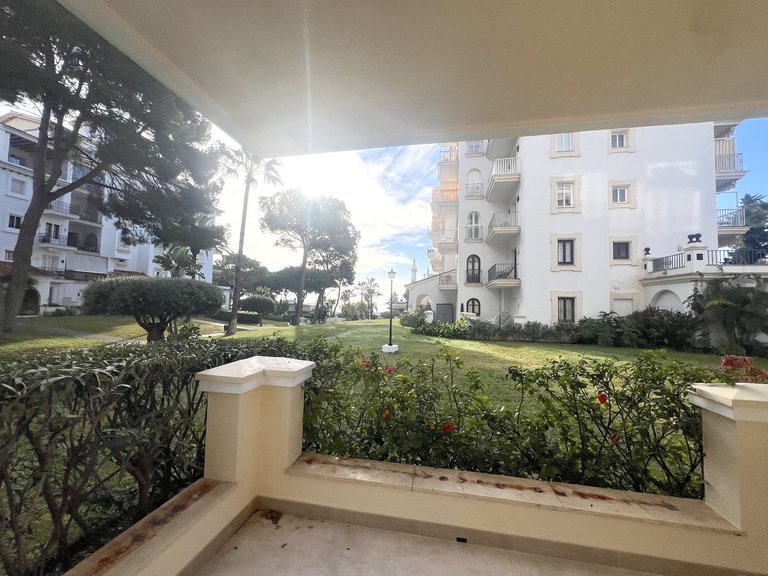 Apartment for Sale in Puerto Banús, Malaga 13