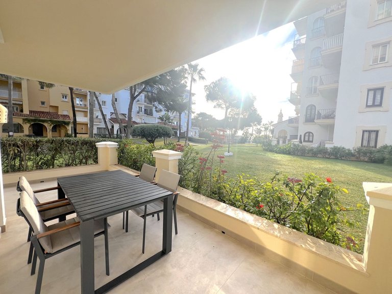 Apartment for Sale in Puerto Banús, Malaga 3