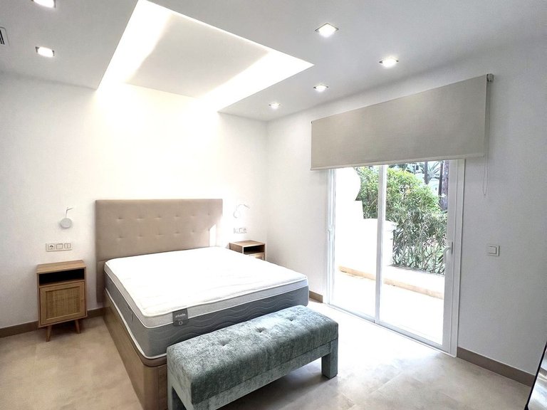 Apartment for Sale in Puerto Banús, Malaga 8