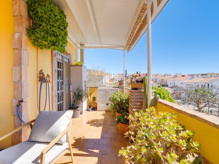 Villa for Sale in Las Lagunas, Malaga 1