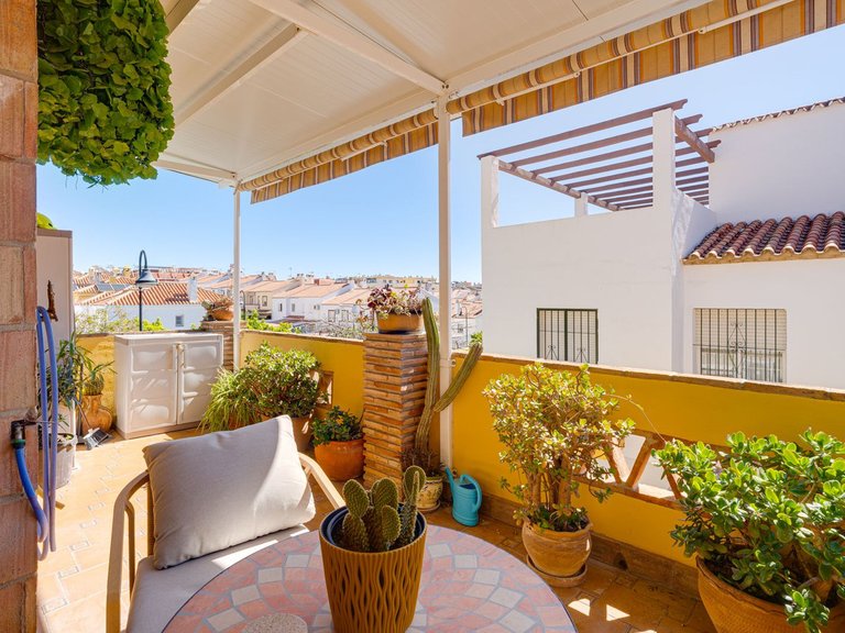 Villa for Sale in Las Lagunas, Malaga 22