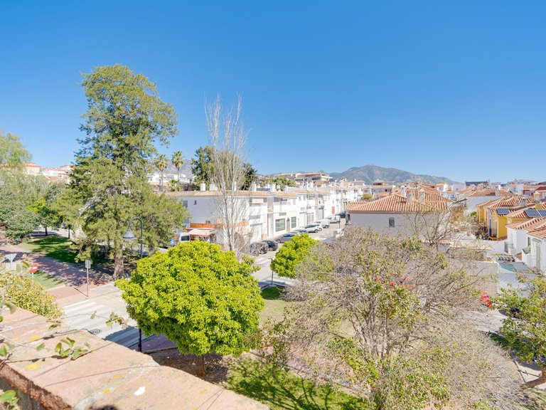 Villa for Sale in Las Lagunas, Malaga 25