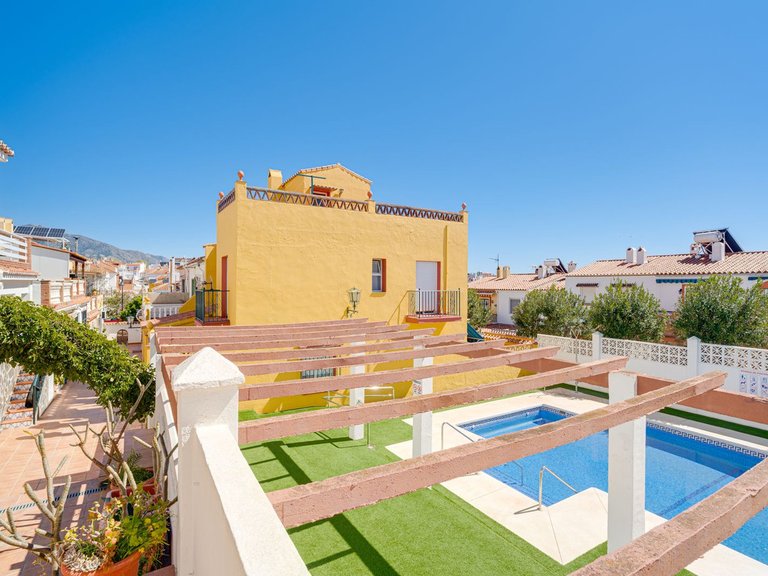 Villa for Sale in Las Lagunas, Malaga 31