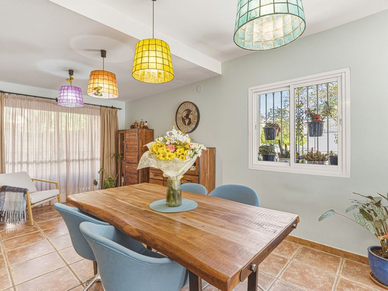 Villa for Sale in Las Lagunas, Malaga 4