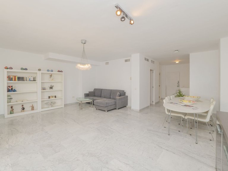 Villa for Sale in Bahía De Marbella, Malaga 26