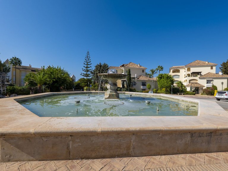 Villa for Sale in Bahía De Marbella, Malaga 27