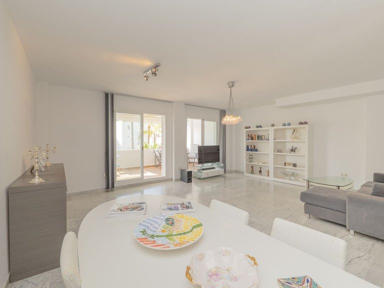 Villa for Sale in Bahía De Marbella, Malaga 6