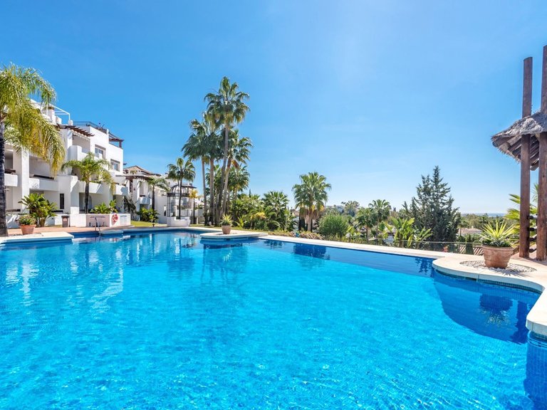 Apartment for Sale in Nueva Andalucía, Malaga 1